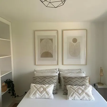 Lisbon, T2 Renewed Duplex With River View, Beato, ליסבון