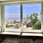 Lisbon, T2 Renewed Duplex With River View, Beato, Appartement Lisboa