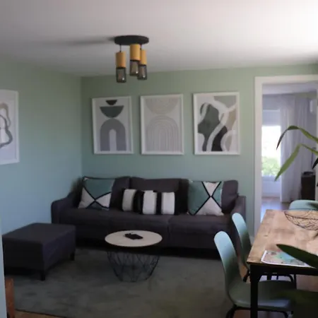 Lisbon, T2 Renewed Duplex With River View, Beato, Appartement Lisboa