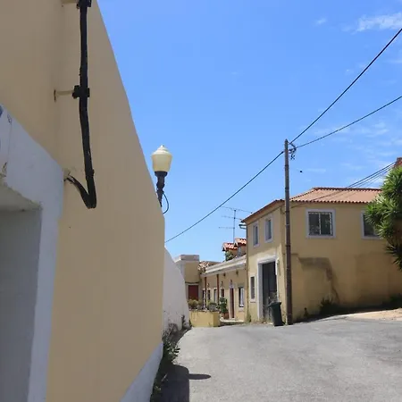 Lisbon, T2 Renewed Duplex With River View, Beato, アパート *