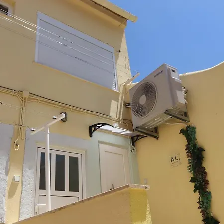 Lisbon, T2 Renewed Duplex With River View, Beato *