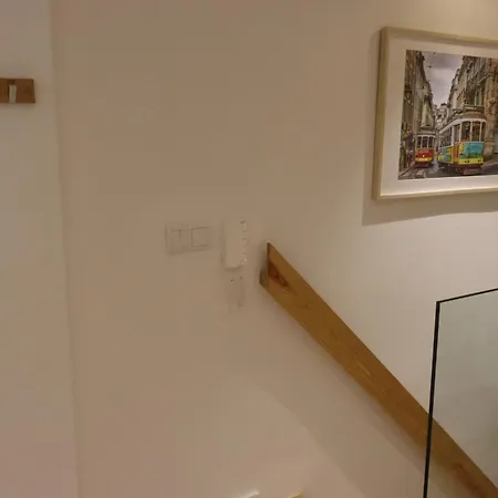 Lisbon, T2 Renewed Duplex With River View, Beato *
