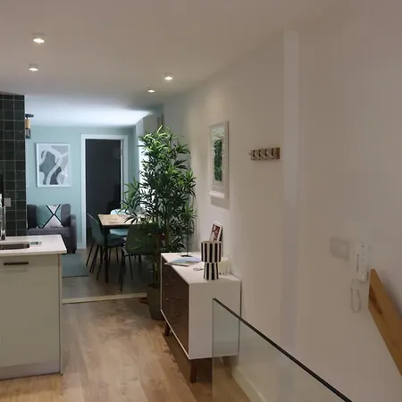Lisbon, T2 Renewed Duplex With River View, Beato