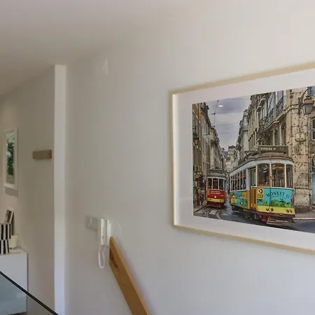 Lisbon, T2 Renewed Duplex With River View, Beato * Lisboa