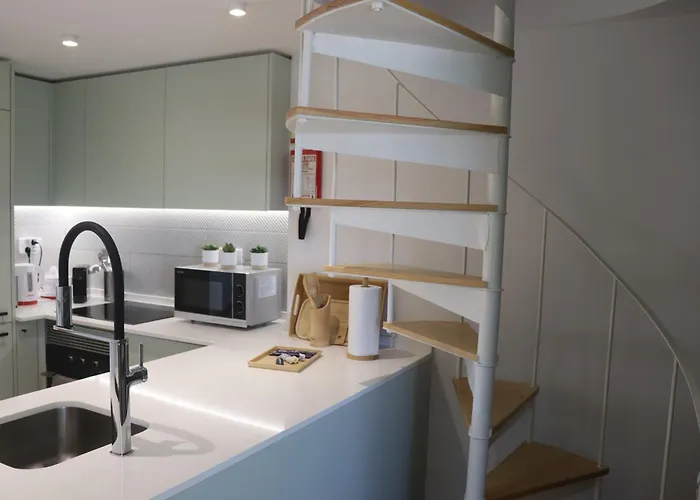 Apartman Lisbon, T2 Renewed Duplex With River View, Beato,