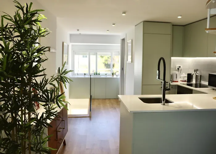 Apartman Lisbon, T2 Renewed Duplex With River View, Beato, *